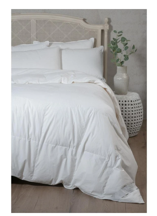 Premium Hungarian Goose Down Quilt – 85% Down & 15% Feather